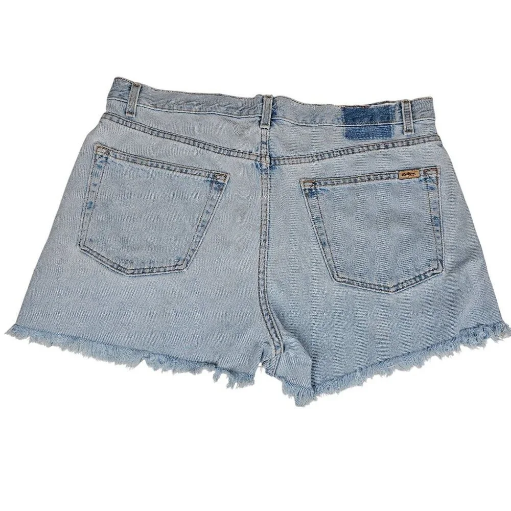 Vintage Levi Strauss Signature Light Wash‎ Blue Distressed Denim Shorts W38
